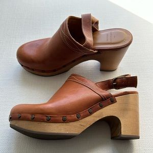 Les Souliers Sézane Taylor Clogs
